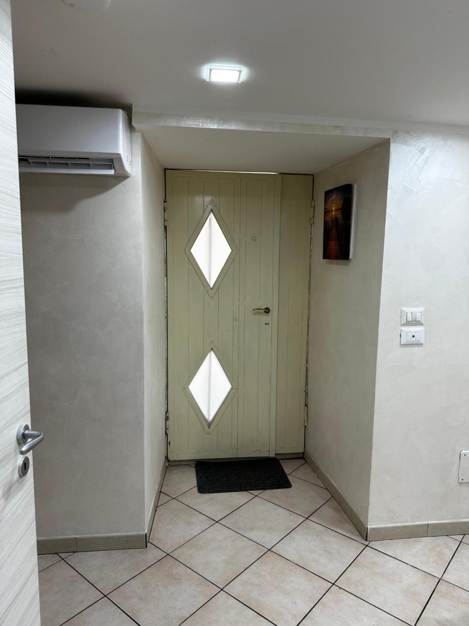 Lory House Apartment Aeroporto di Catania Fontana Rossa Esterno foto